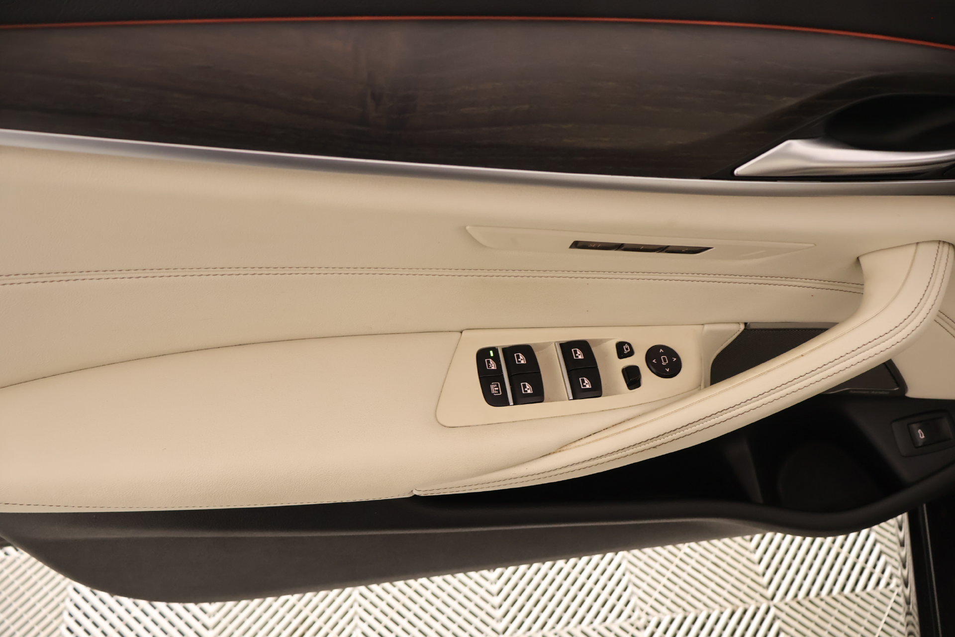 Used 2022 BMW 540i xDrive w/ Executive Package AWD/4WD image 16