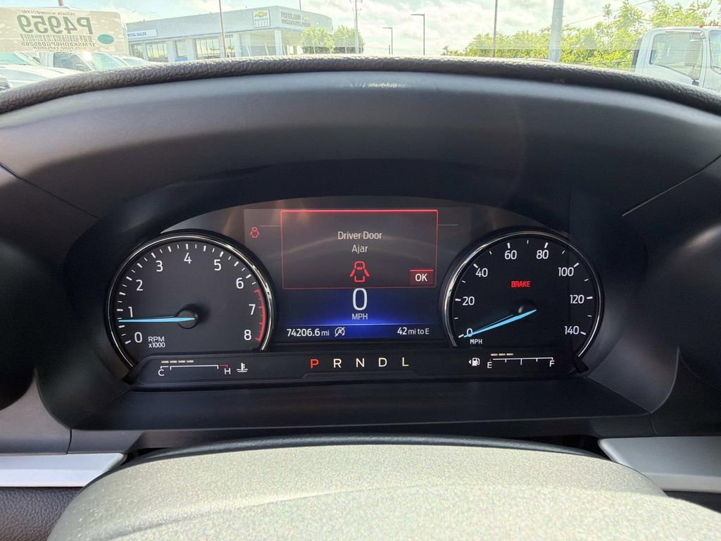 Used 2023 Ford Explorer XLT AWD/4WD image 29