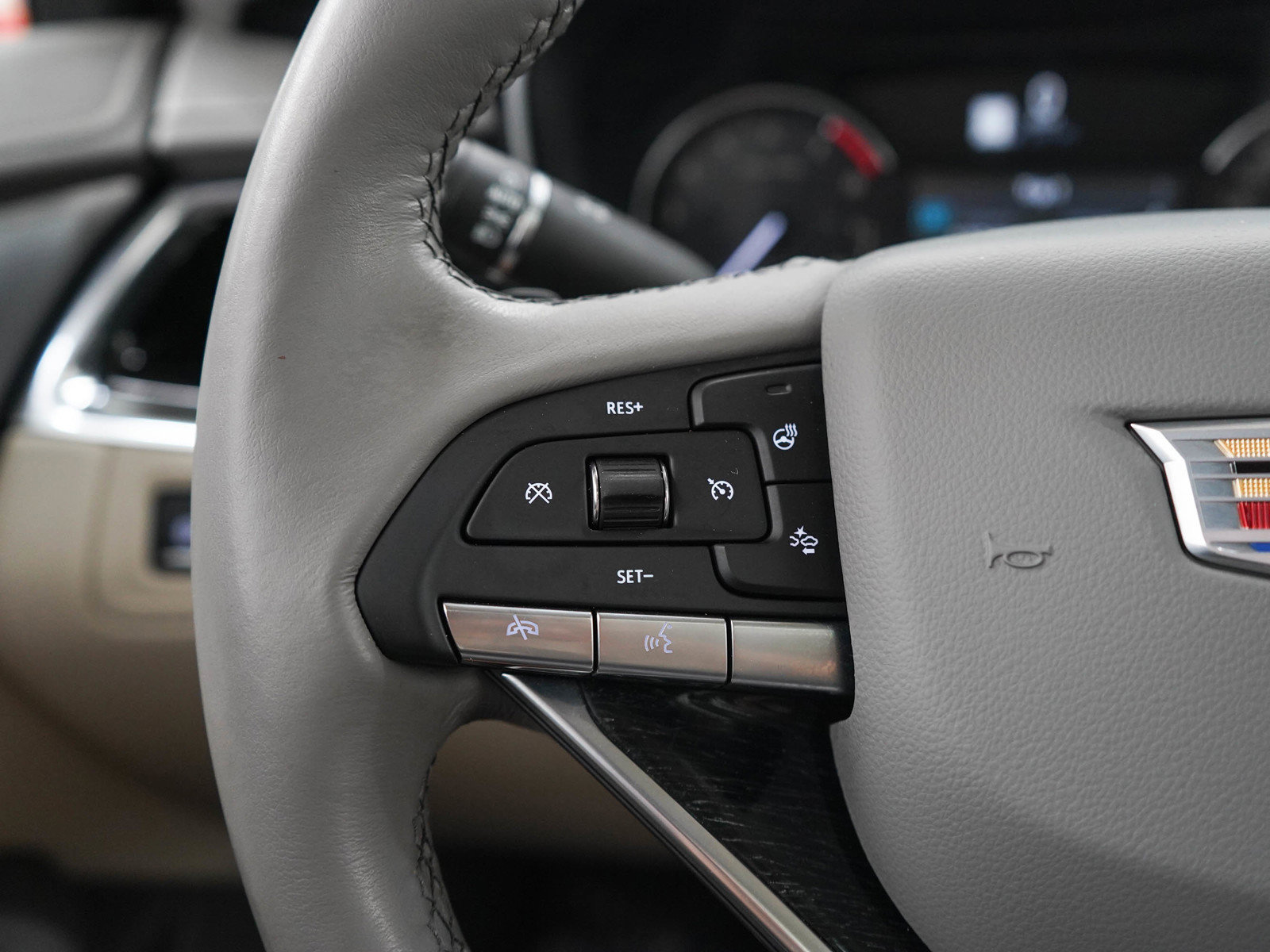 Used 2022 Cadillac XT6 Premium Luxury AWD/4WD image 26