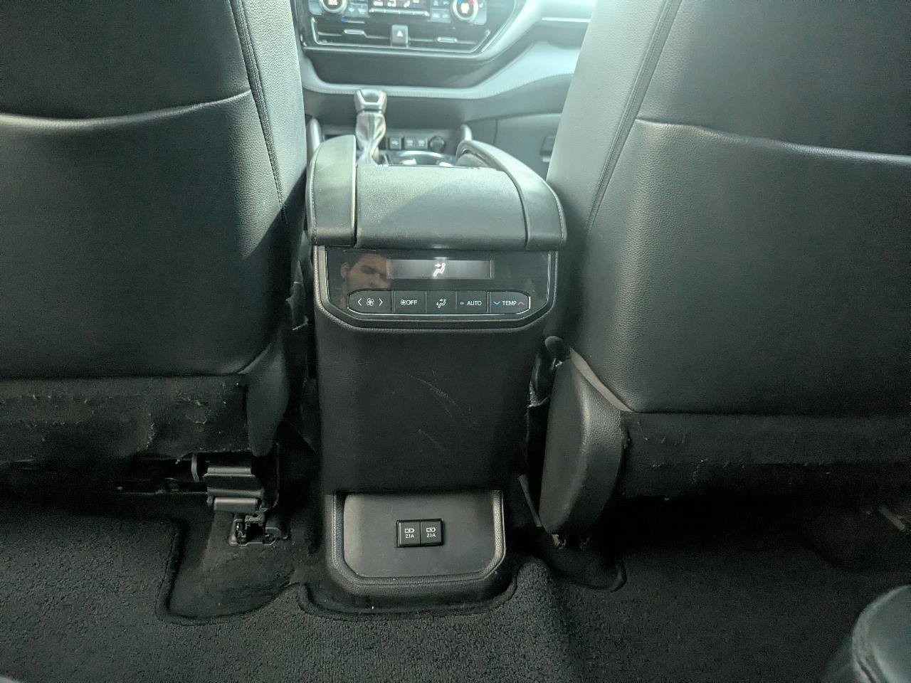 Used 2021 Toyota Highlander XSE FWD image 15