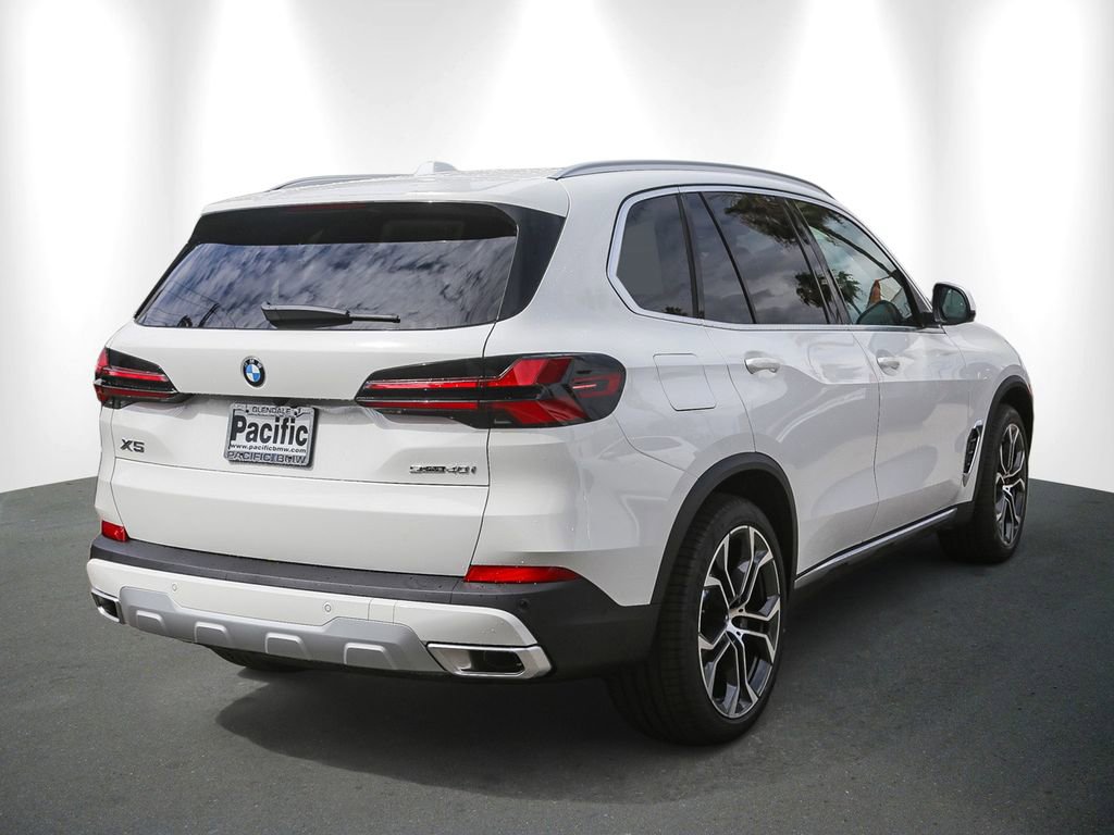 New 2026 BMW X5 sDrive40i w/ Parking Assistance Package RWD image 6