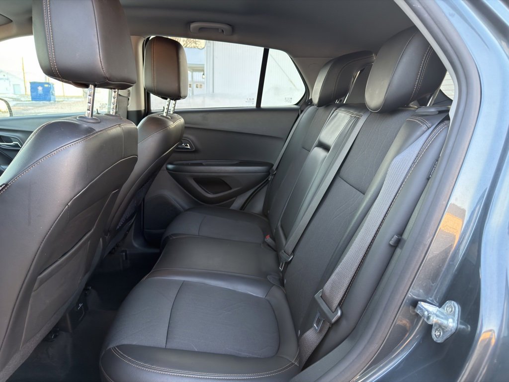 Used 2021 Chevrolet Trax LT w/ LT Convenience Package image 25