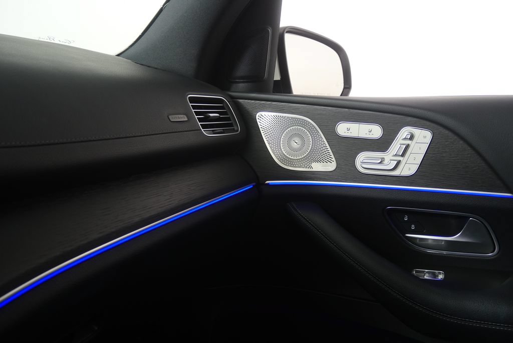 Used 2024 Mercedes-Benz GLS 450 4MATIC image 25