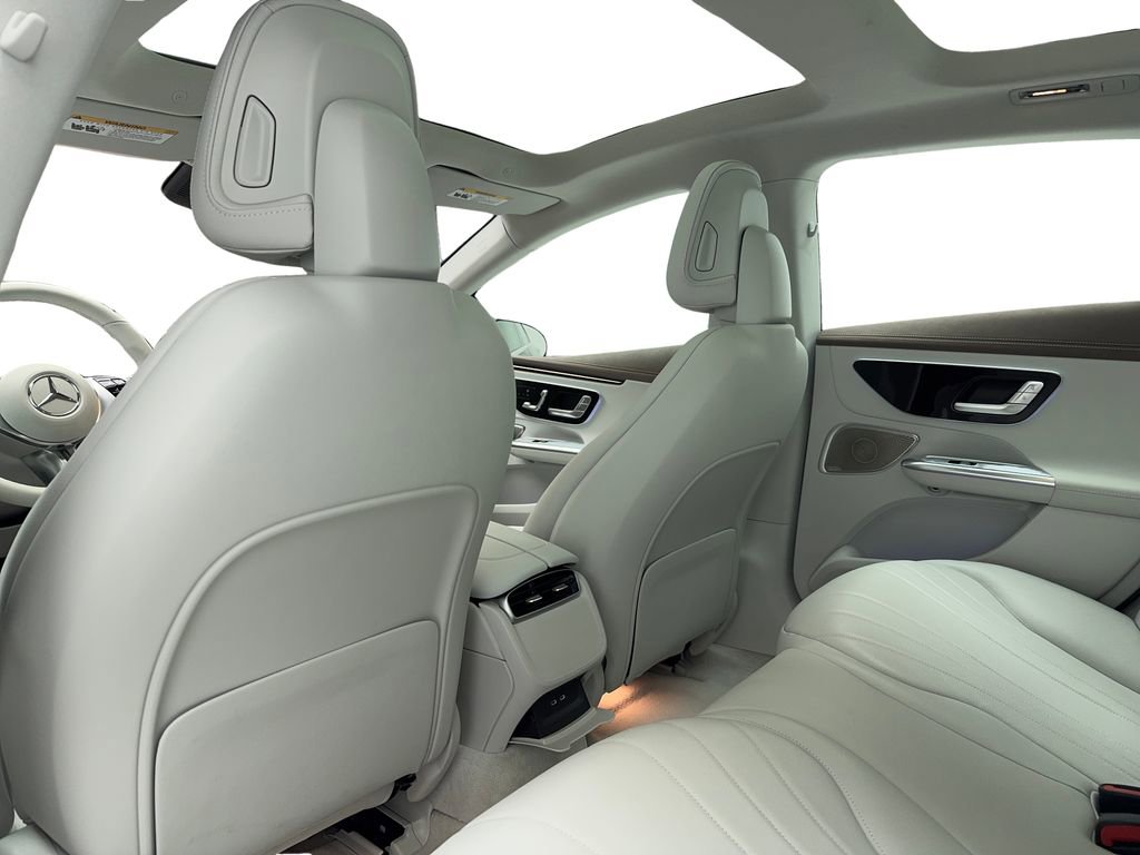 Used 2023 Mercedes-Benz EQE 500 4MATIC Sedan image 41