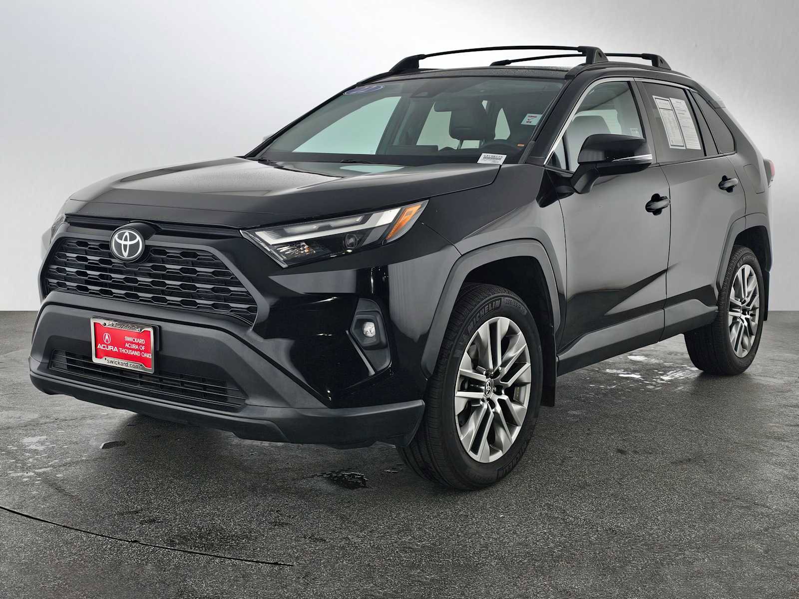 Used 2022 Toyota RAV4 XLE Premium image 7