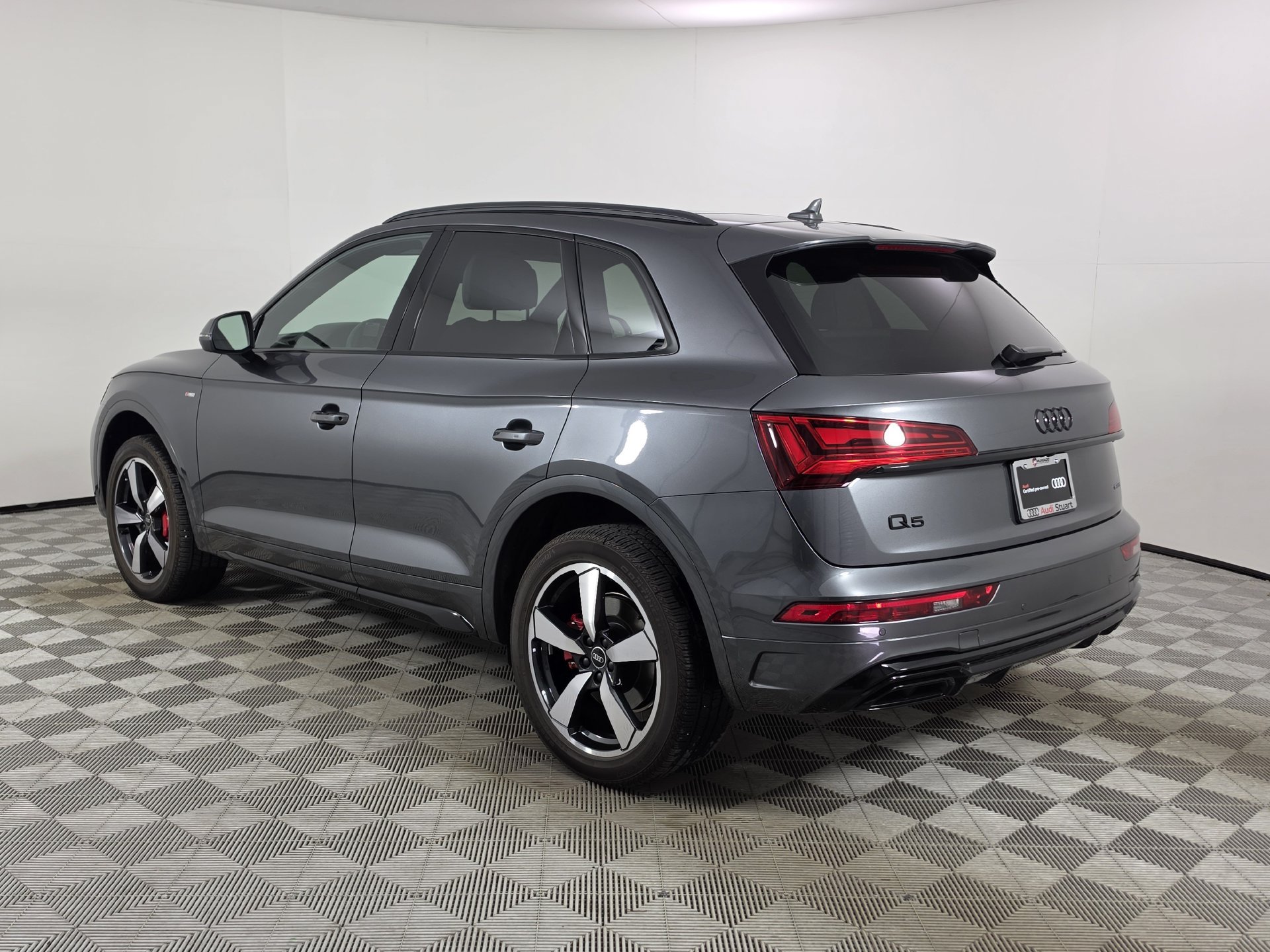 Certified 2024 Audi Q5 2.0T Premium Plus w/ Premium Plus Package AWD/4WD image 43