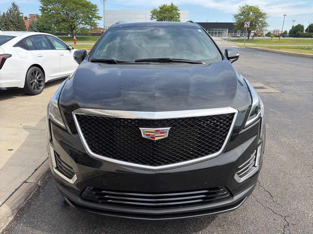 Certified 2025 Cadillac XT5 Sportv w/ Technology Package AWD/4WD image 2