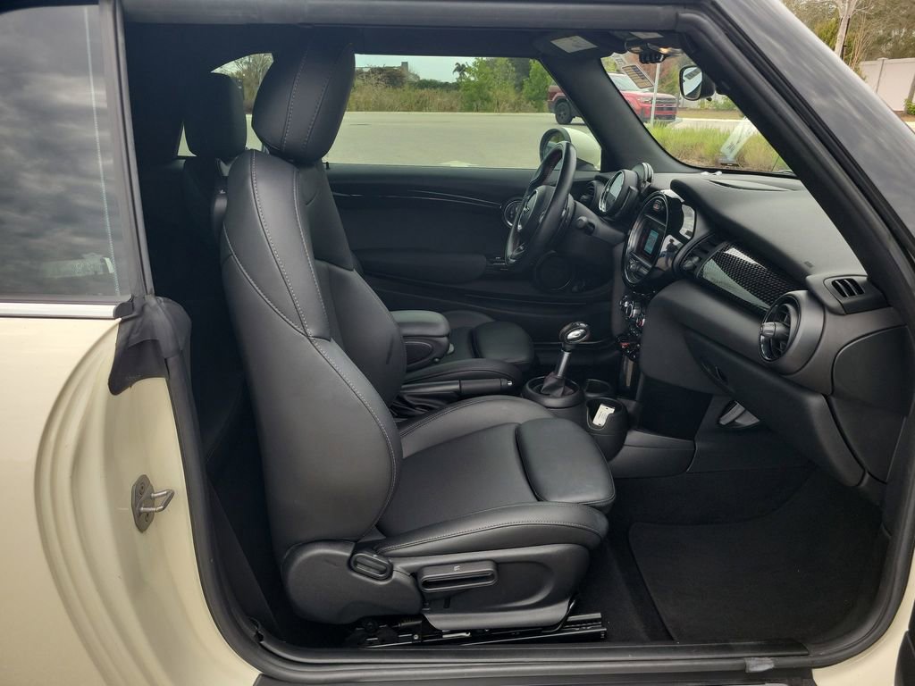 Used 2019 MINI Cooper S w/ Signature Upholstery Package image 19