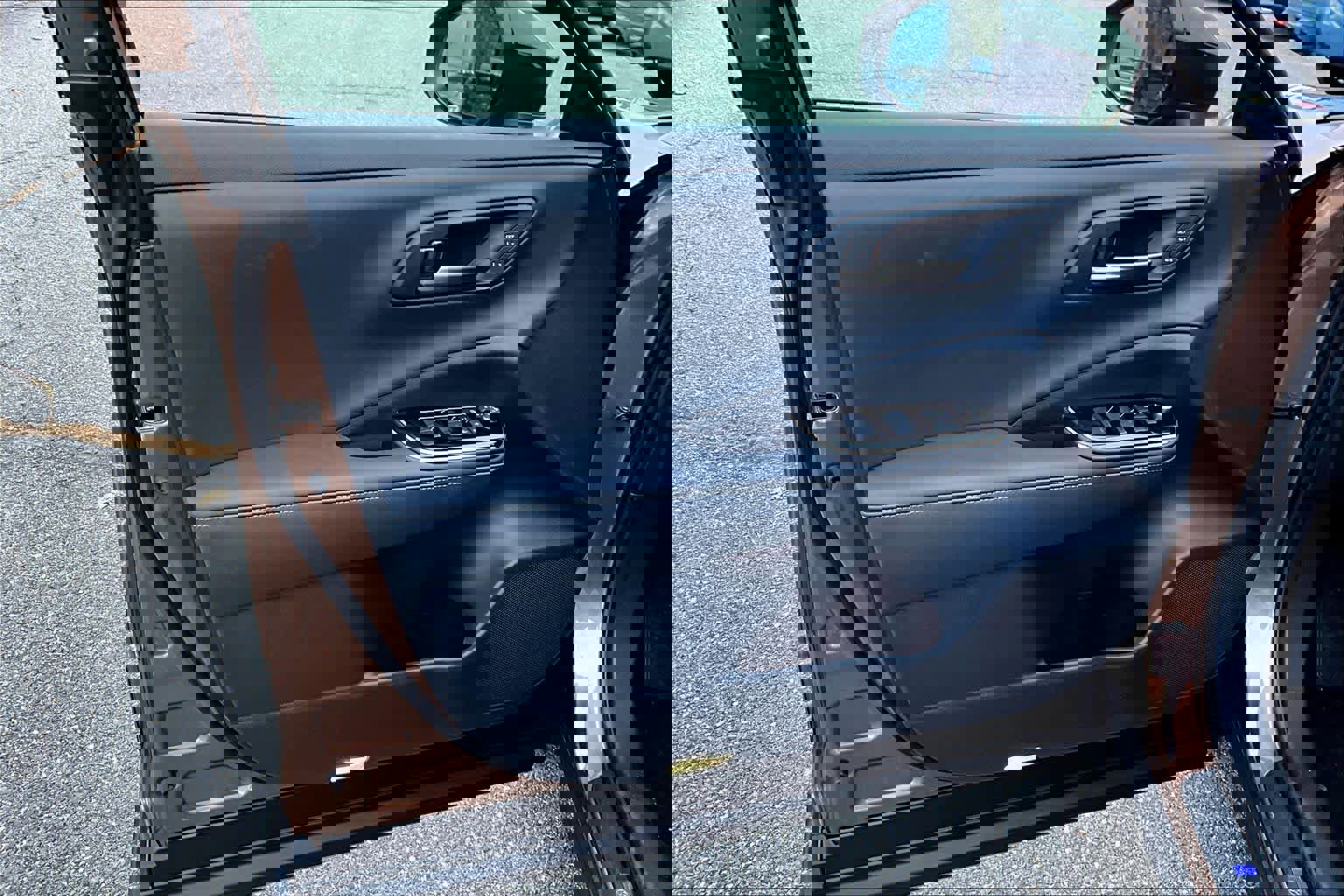 New 2026 Toyota Crown Platinum image 10