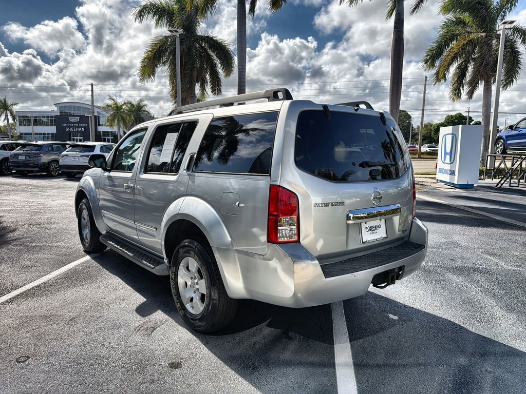 Used 2010 Nissan Pathfinder S image 6