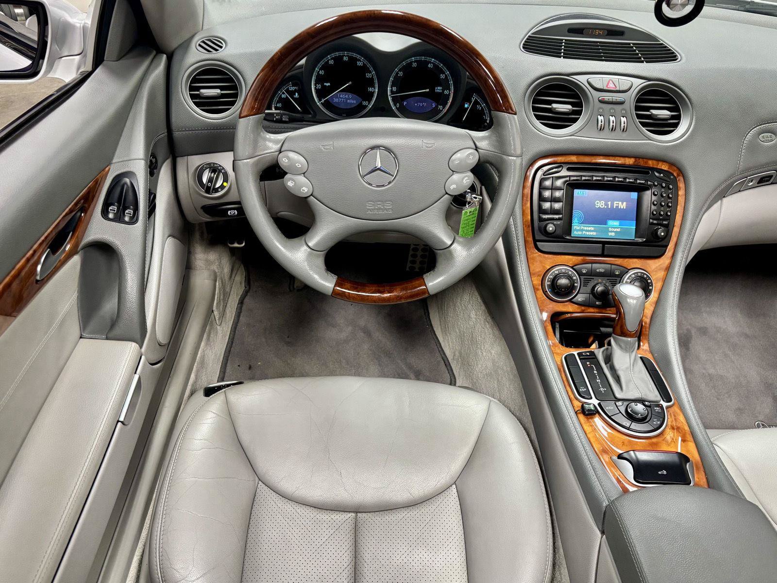 Used 2004 Mercedes-Benz SL 500 image 2