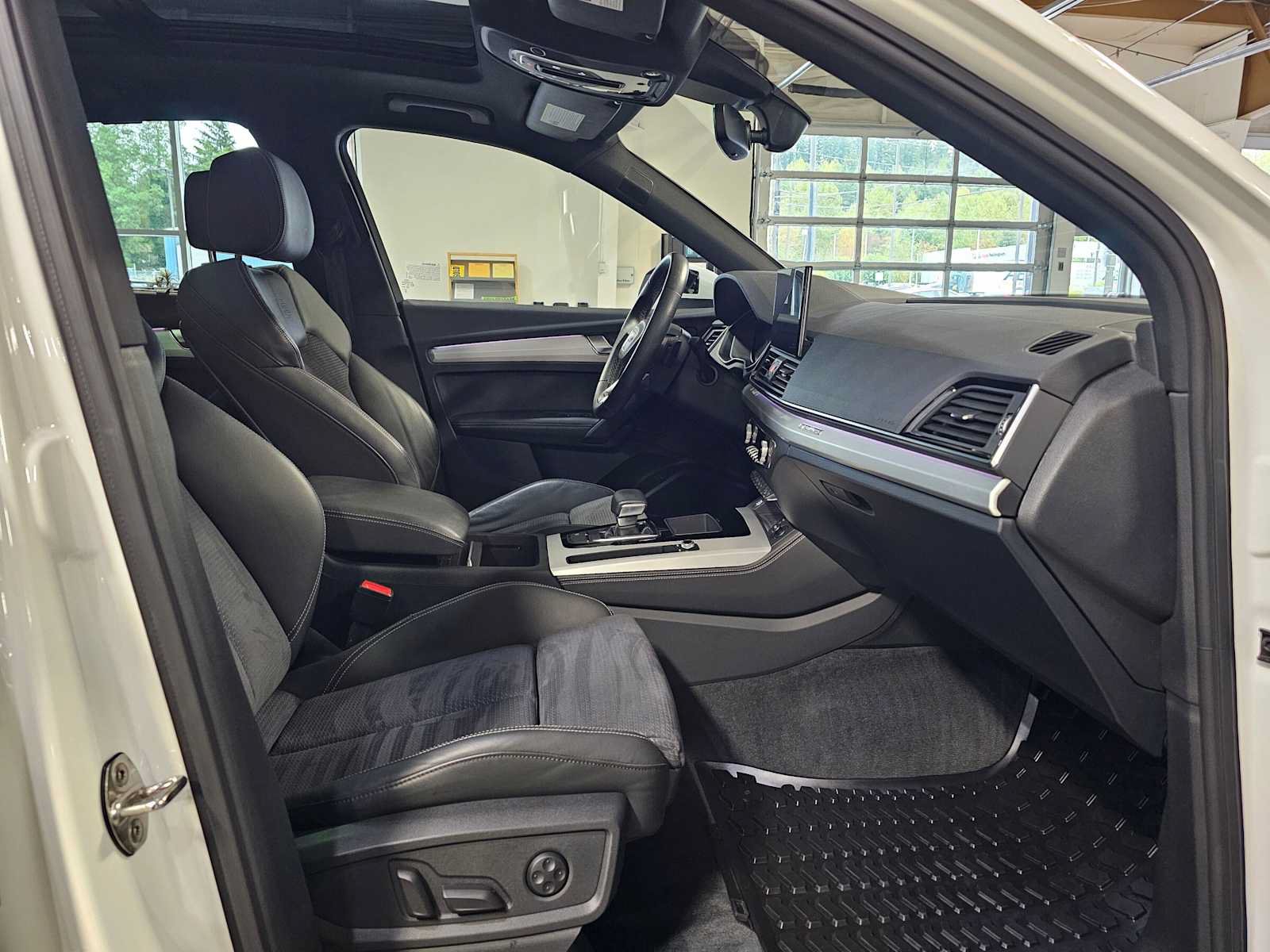 Used 2023 Audi Q5 e Prestige w/ Prestige Package AWD/4WD image 10