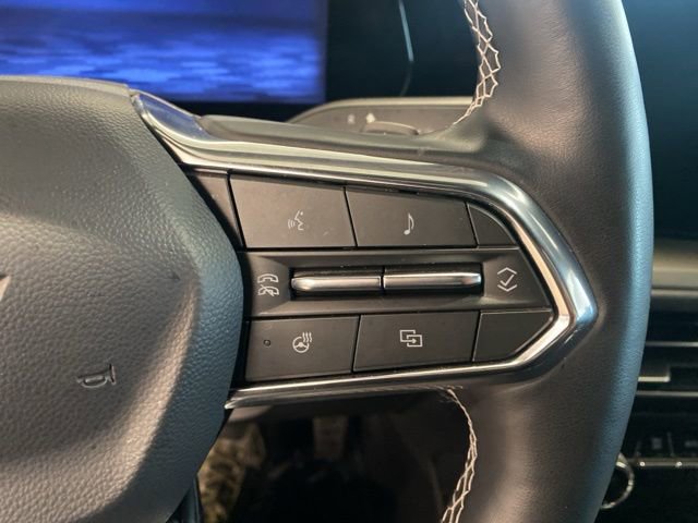Used 2025 Chevrolet Traverse LT AWD/4WD image 14