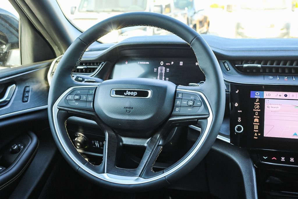 New 2026 Jeep Grand Cherokee Limited AWD/4WD image 16