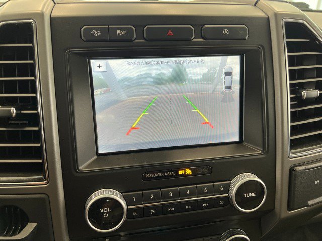 Used 2018 Ford Expedition Max XLT w/ Equipment Group 202A AWD/4WD image 19