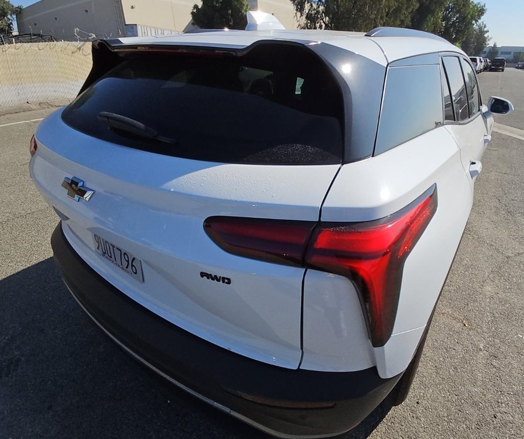 Used 2025 Chevrolet Blazer EV LT AWD/4WD image 2