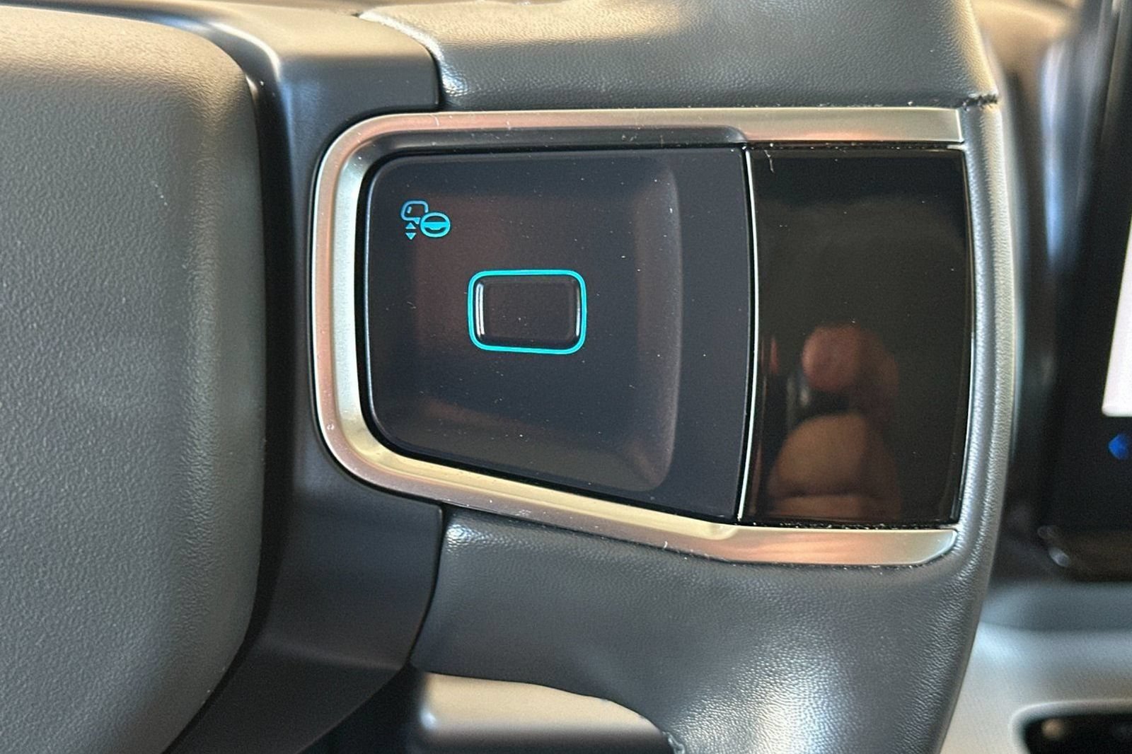 Used 2025 Ford Expedition Active AWD/4WD image 32