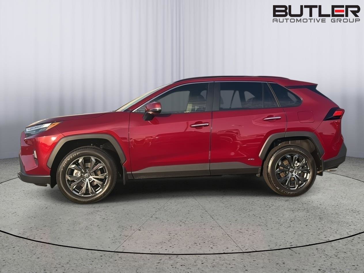 Certified 2025 Toyota RAV4 Limited w/ Advanced Technology Package AWD/4WD image 3