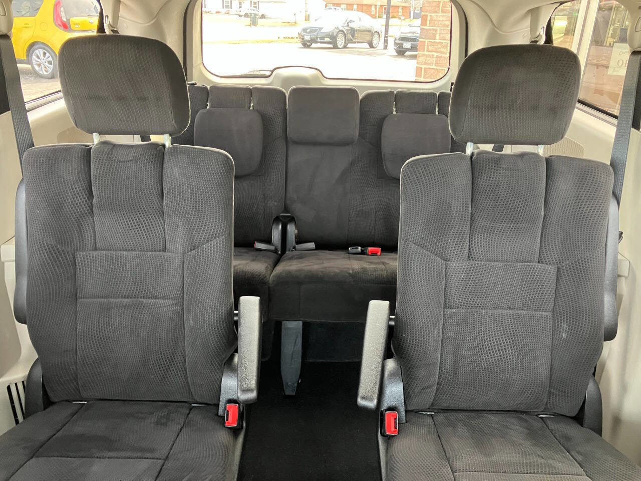 Used 2013 Dodge Grand Caravan Crew w/ Driver Convenience Group FWD image 19