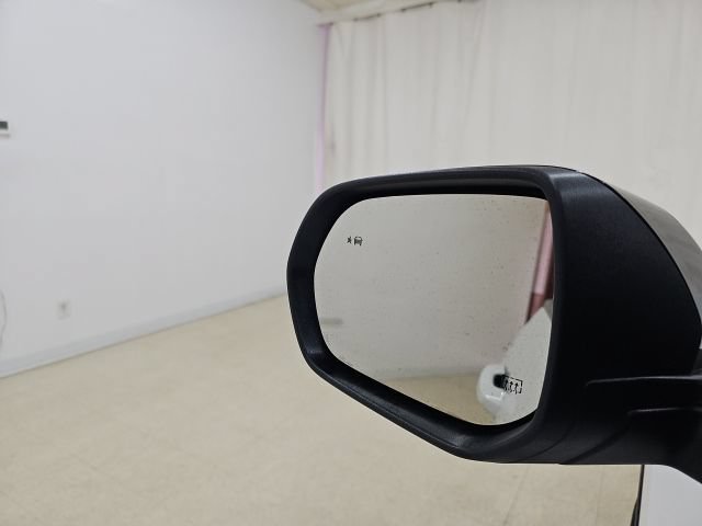 Used 2025 GMC Acadia Elevation FWD image 31