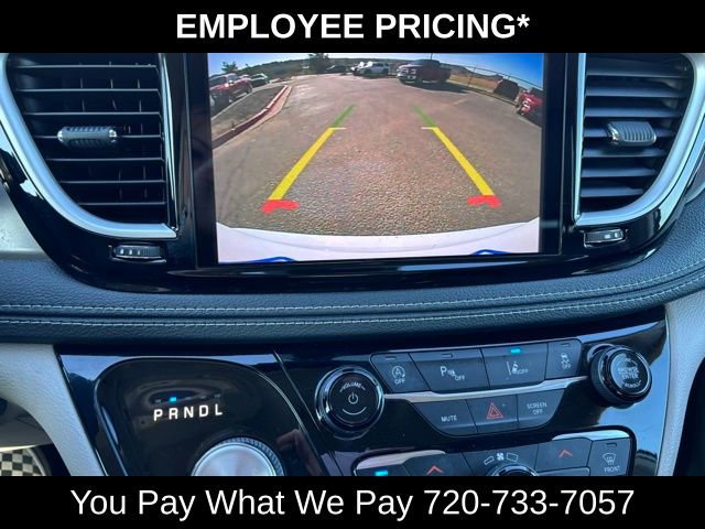 Used 2022 Chrysler Pacifica Touring-L FWD image 29