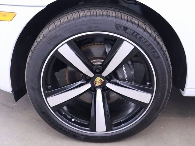 New 2024 Porsche Macan image 32