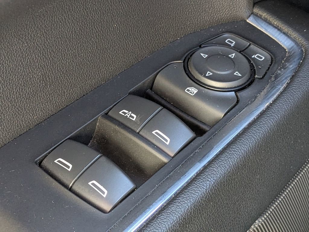 Used 2025 Chevrolet Silverado 1500 LT image 24