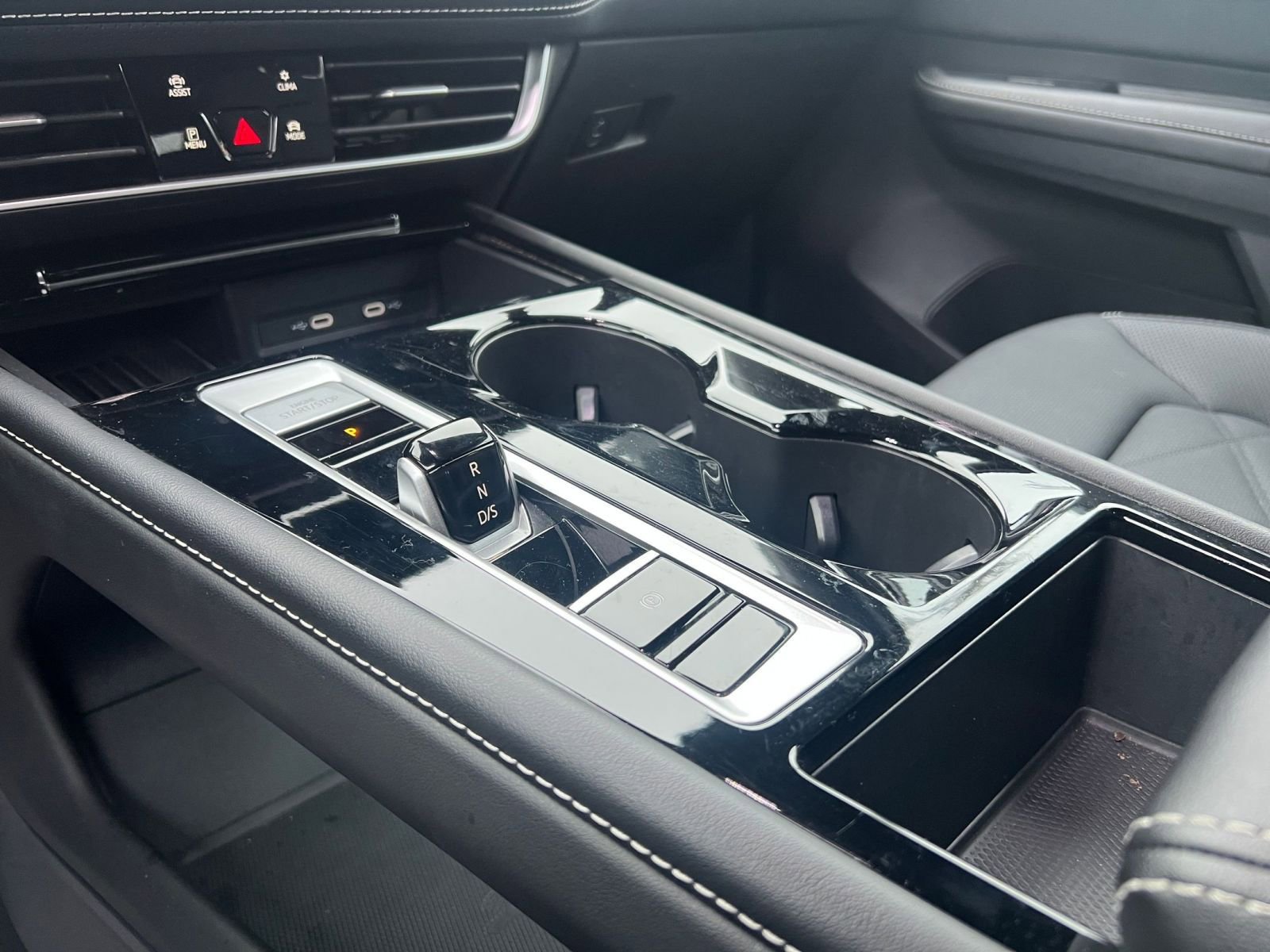 Used 2025 Volkswagen Atlas Cross Sport SE image 41