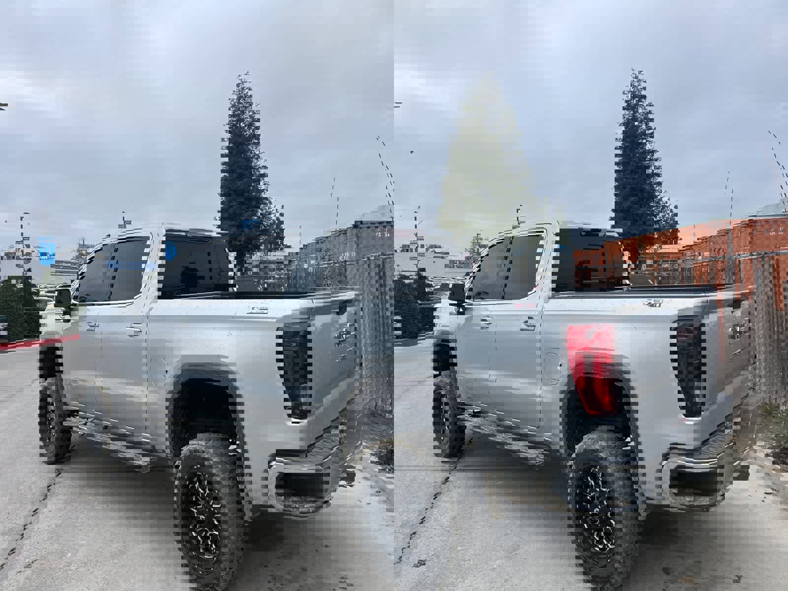 Used 2019 GMC Sierra 1500 SLE w/ SLE Value Package image 15