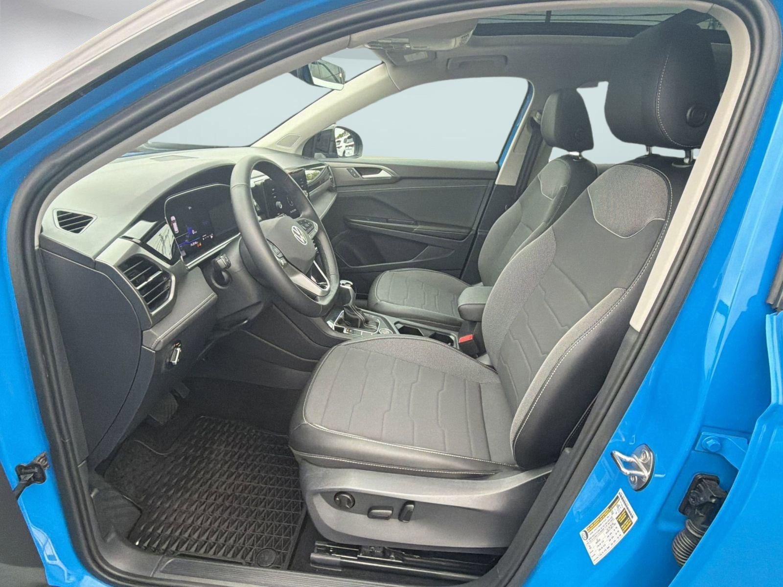 Certified 2025 Volkswagen Taos SE AWD/4WD image 5