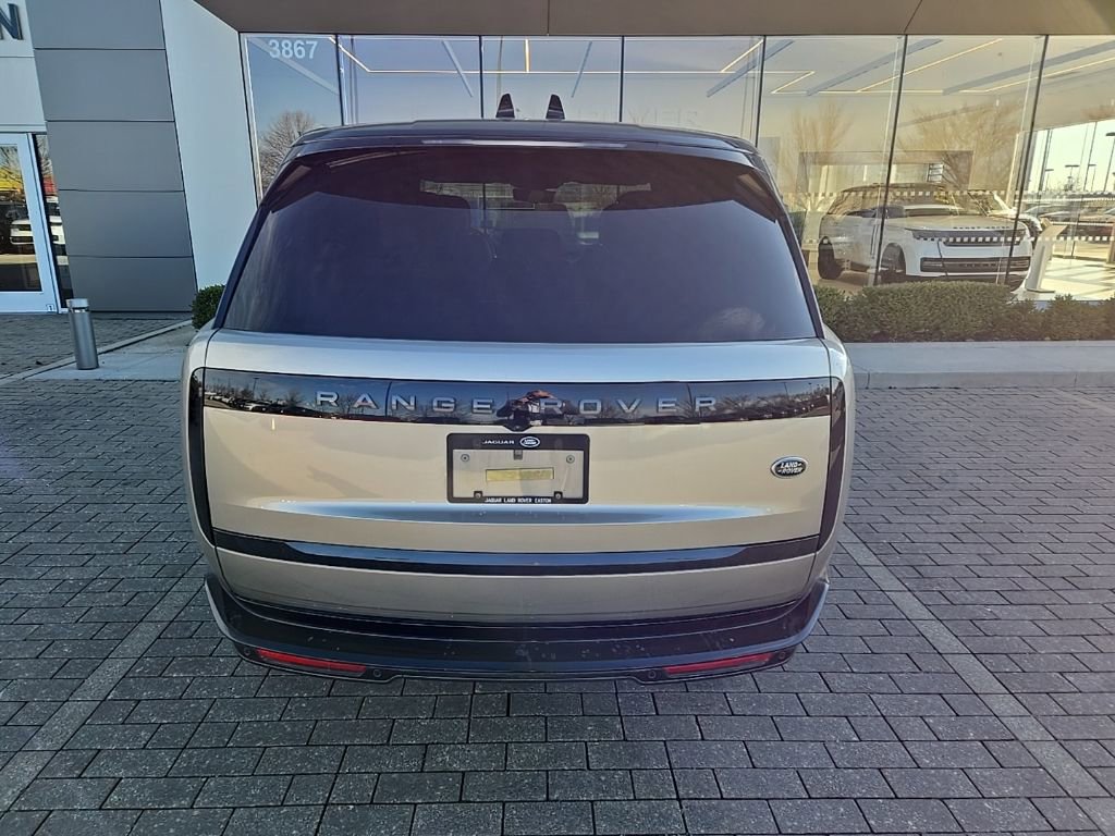 Certified 2023 Land Rover Range Rover SE image 6