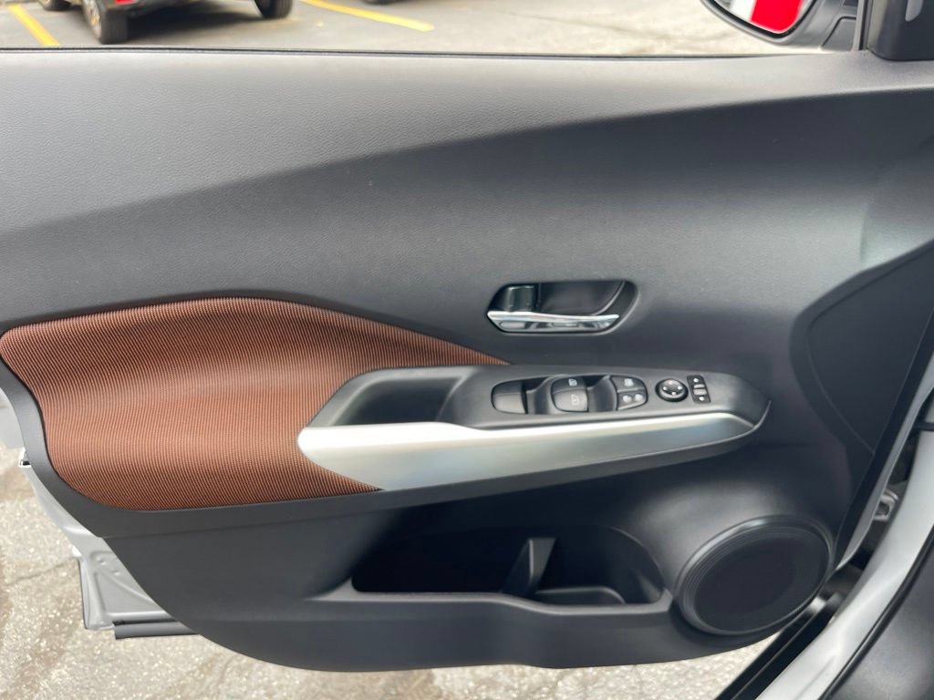Used 2020 Nissan Kicks SR FWD image 9