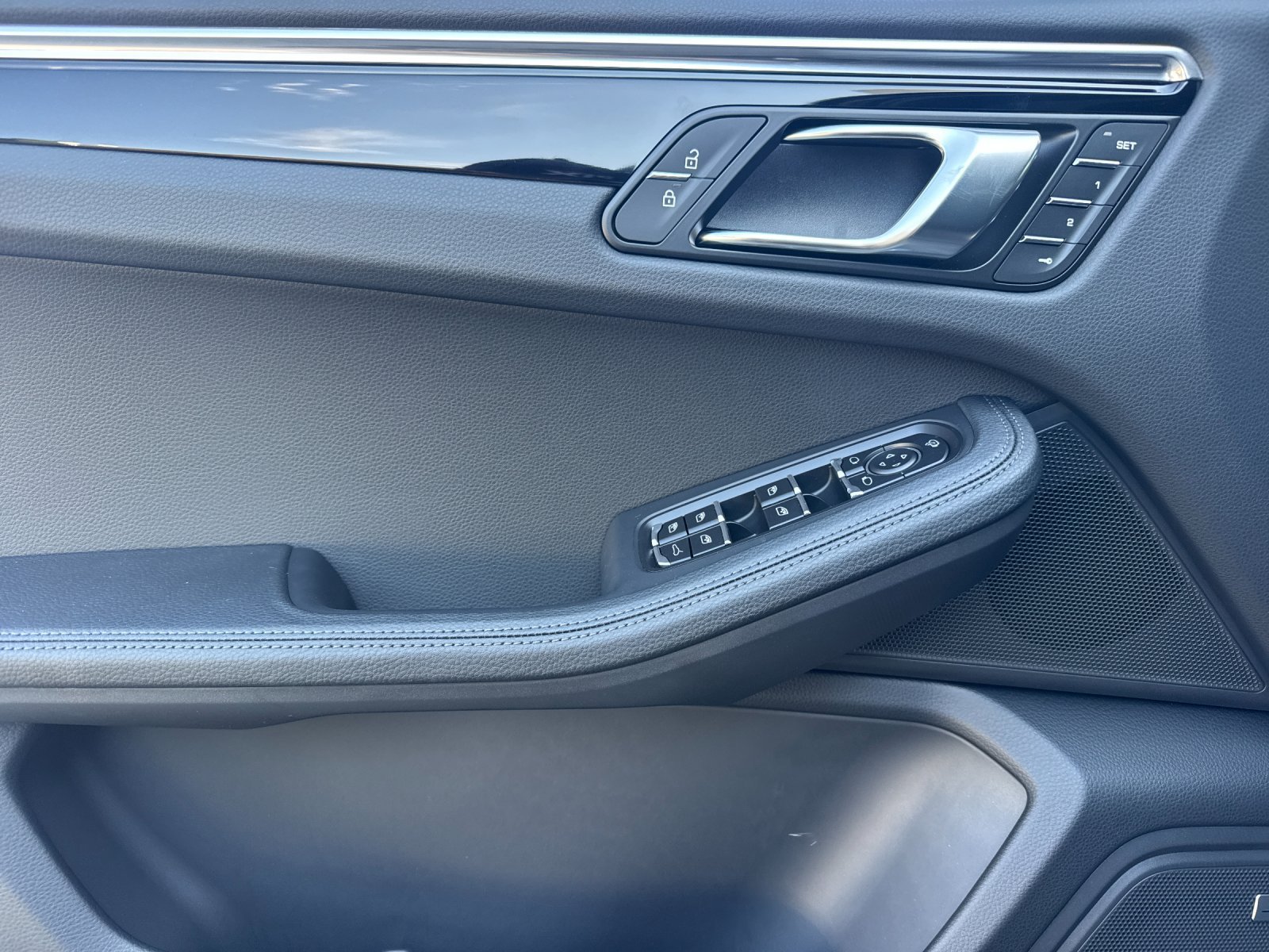 New 2026 Porsche Macan AWD/4WD image 12