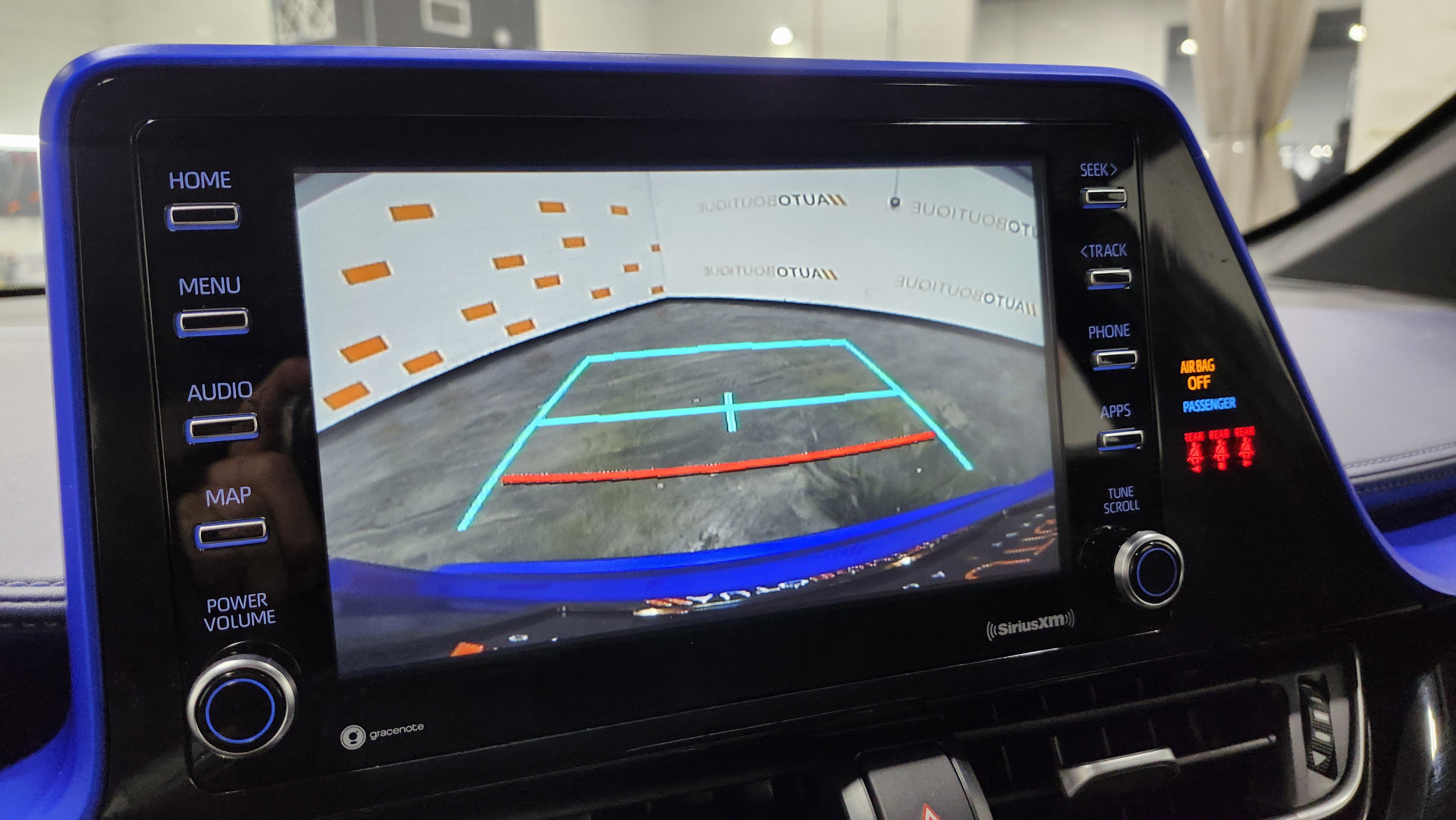 Used 2022 Toyota C-HR XLE image 2