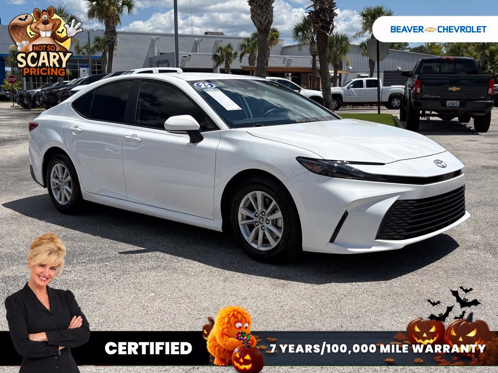 Used 2025 Toyota Camry LE FWD image 9