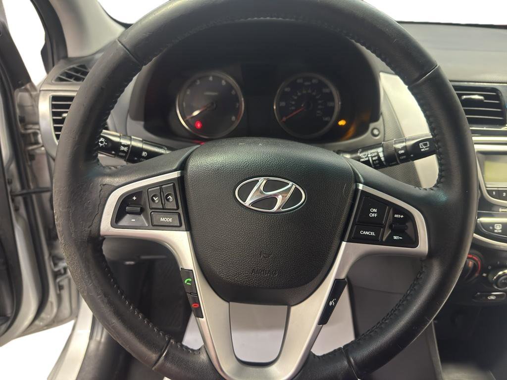 Used 2012 Hyundai Accent SE image 15