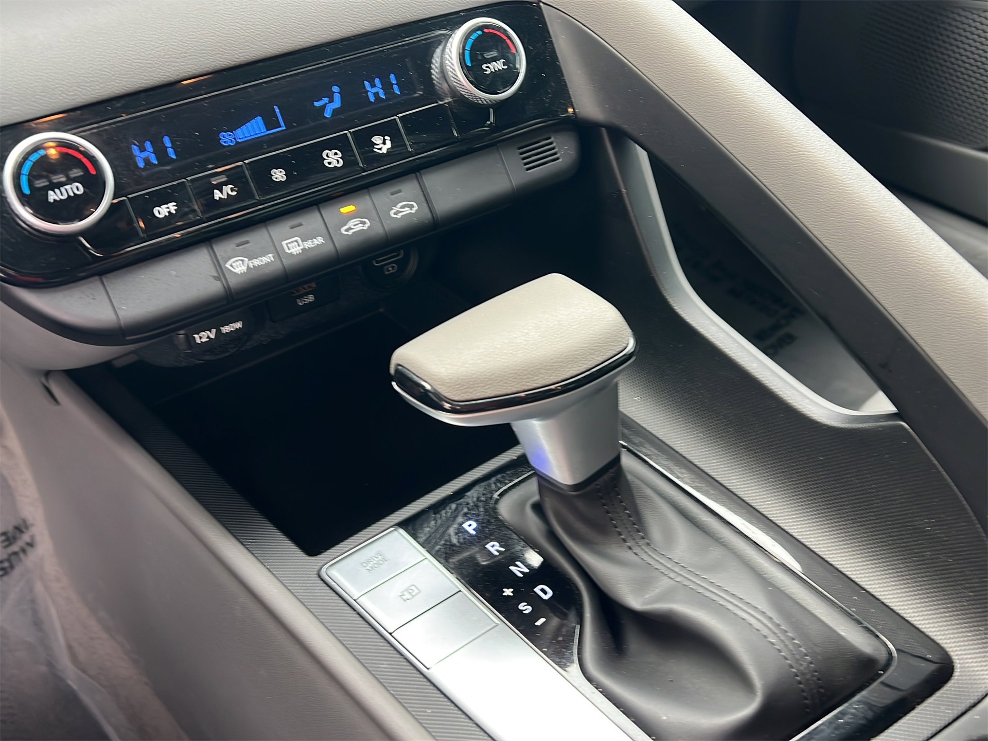 Used 2023 Hyundai Elantra SEL image 20