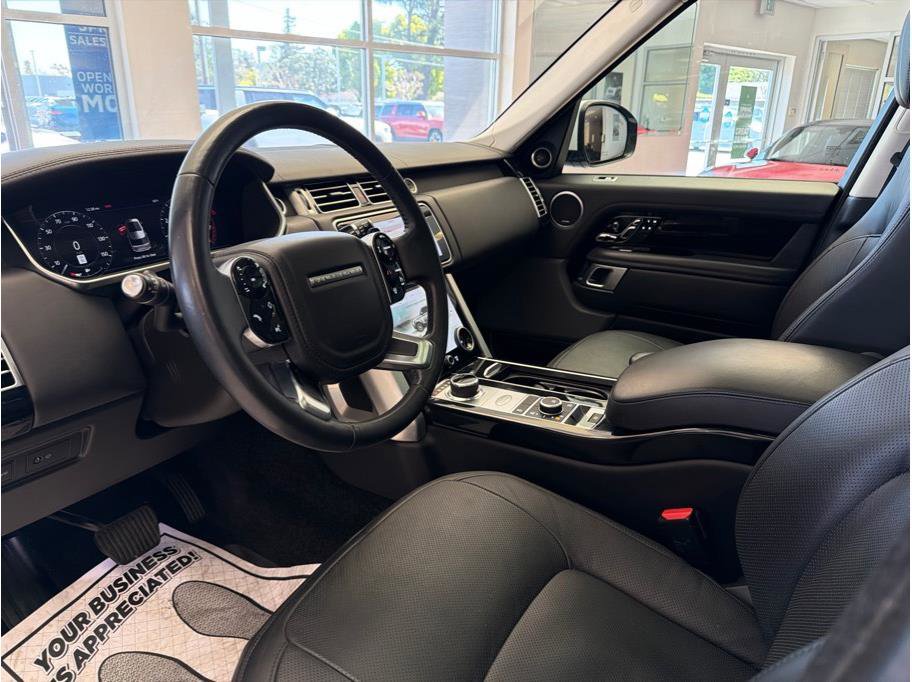 Used 2019 Land Rover Range Rover HSE image 30