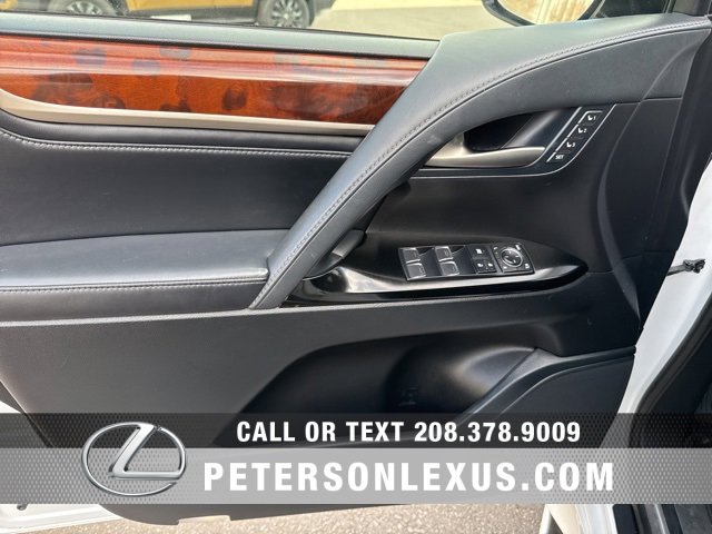 Used 2021 Lexus LX 570 4WD w/ 3rd Row & Luxury Pkg image 24