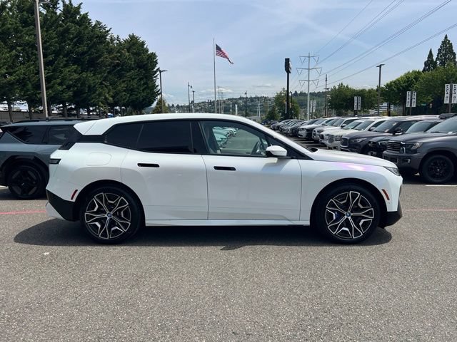 Used 2022 BMW iX xDrive50 AWD/4WD image 8
