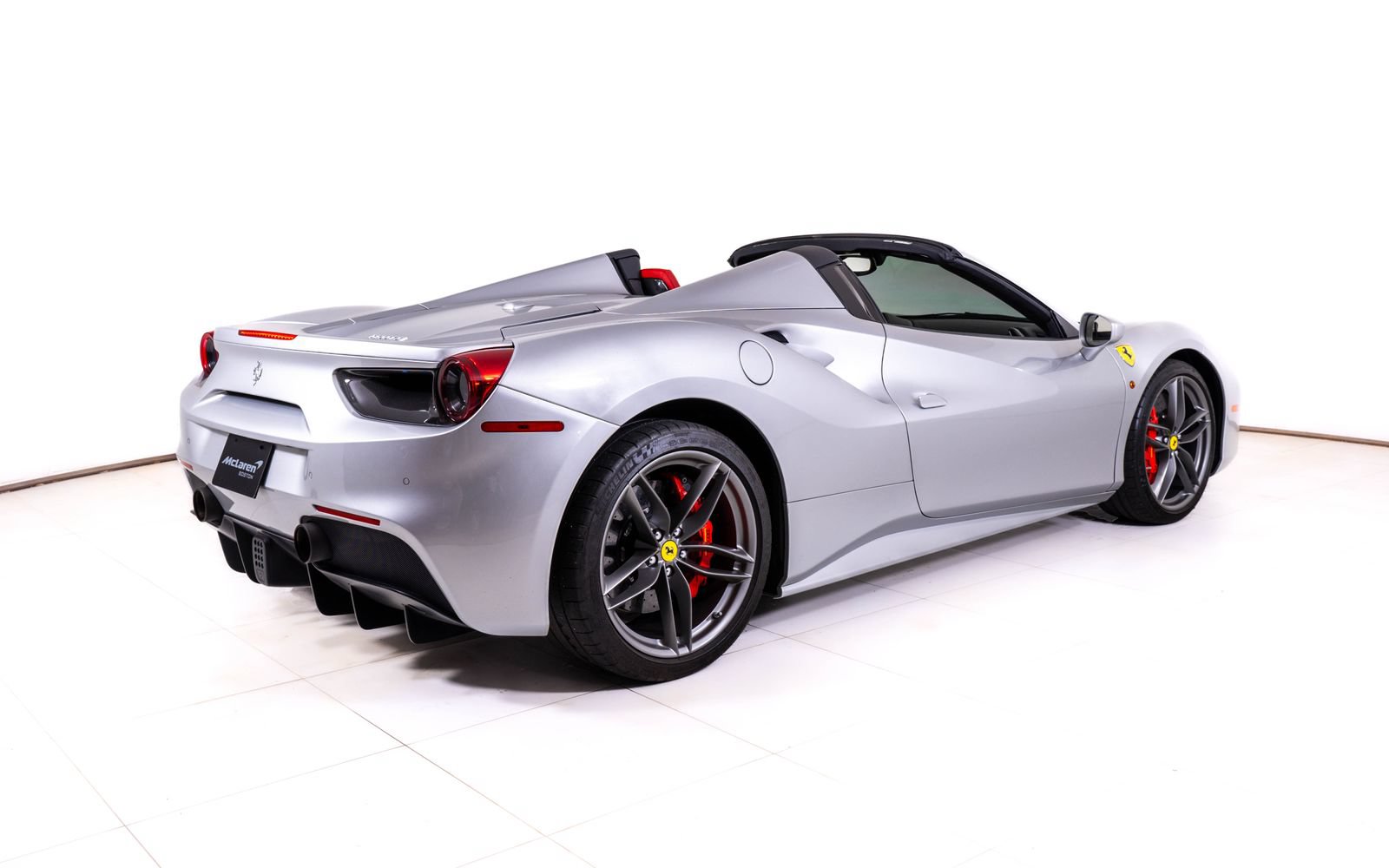 Used 2019 Ferrari 488 Spider RWD image 7