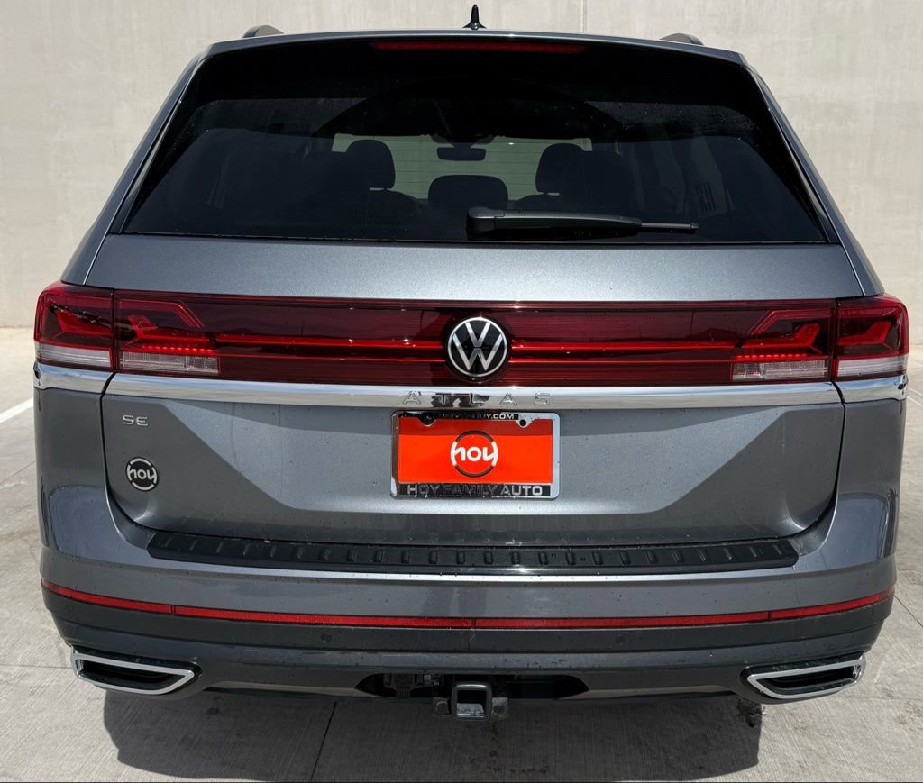 Certified 2025 Volkswagen Atlas SE FWD image 4