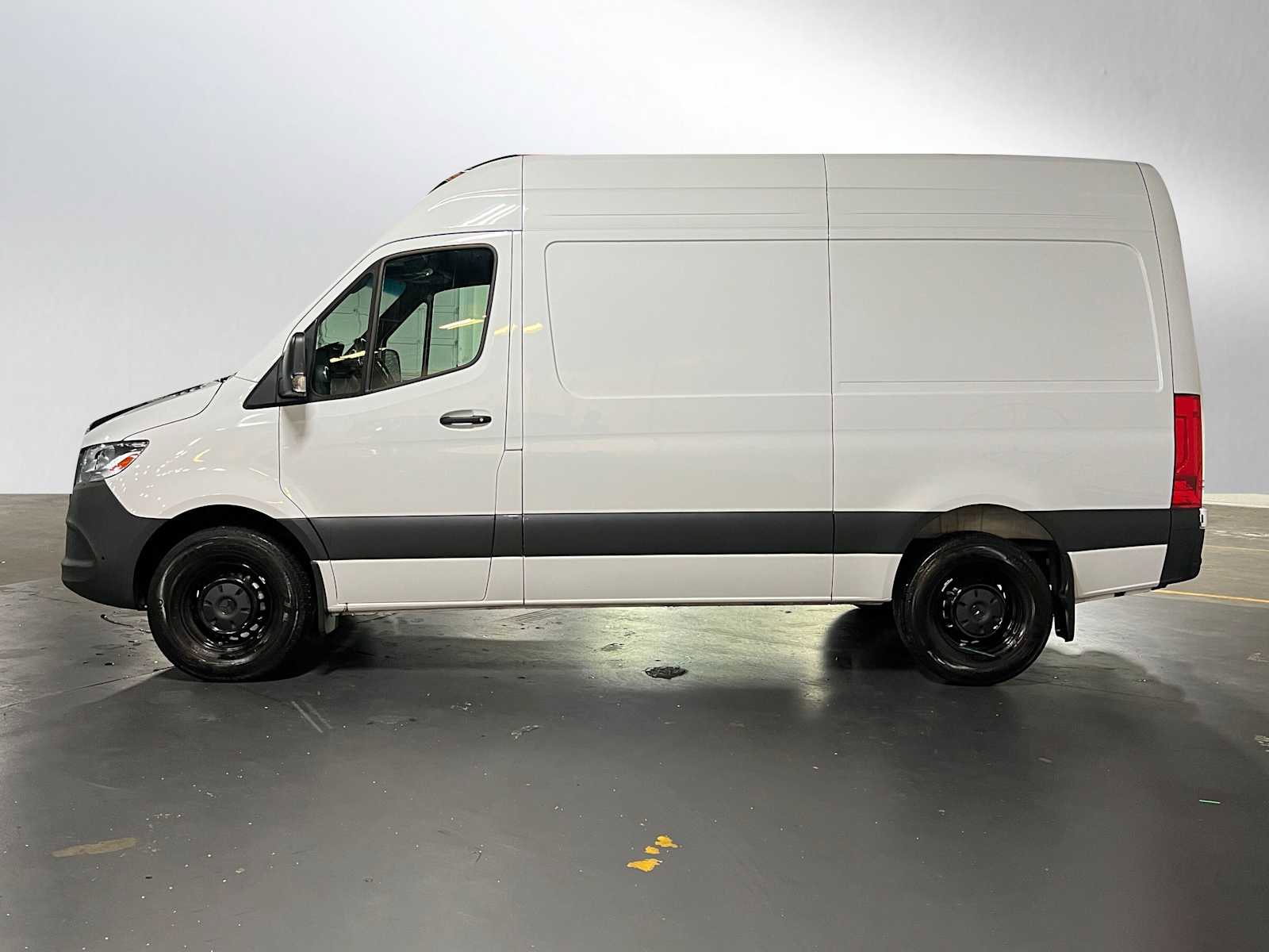 Used 2025 Mercedes-Benz Sprinter 2500 image 6