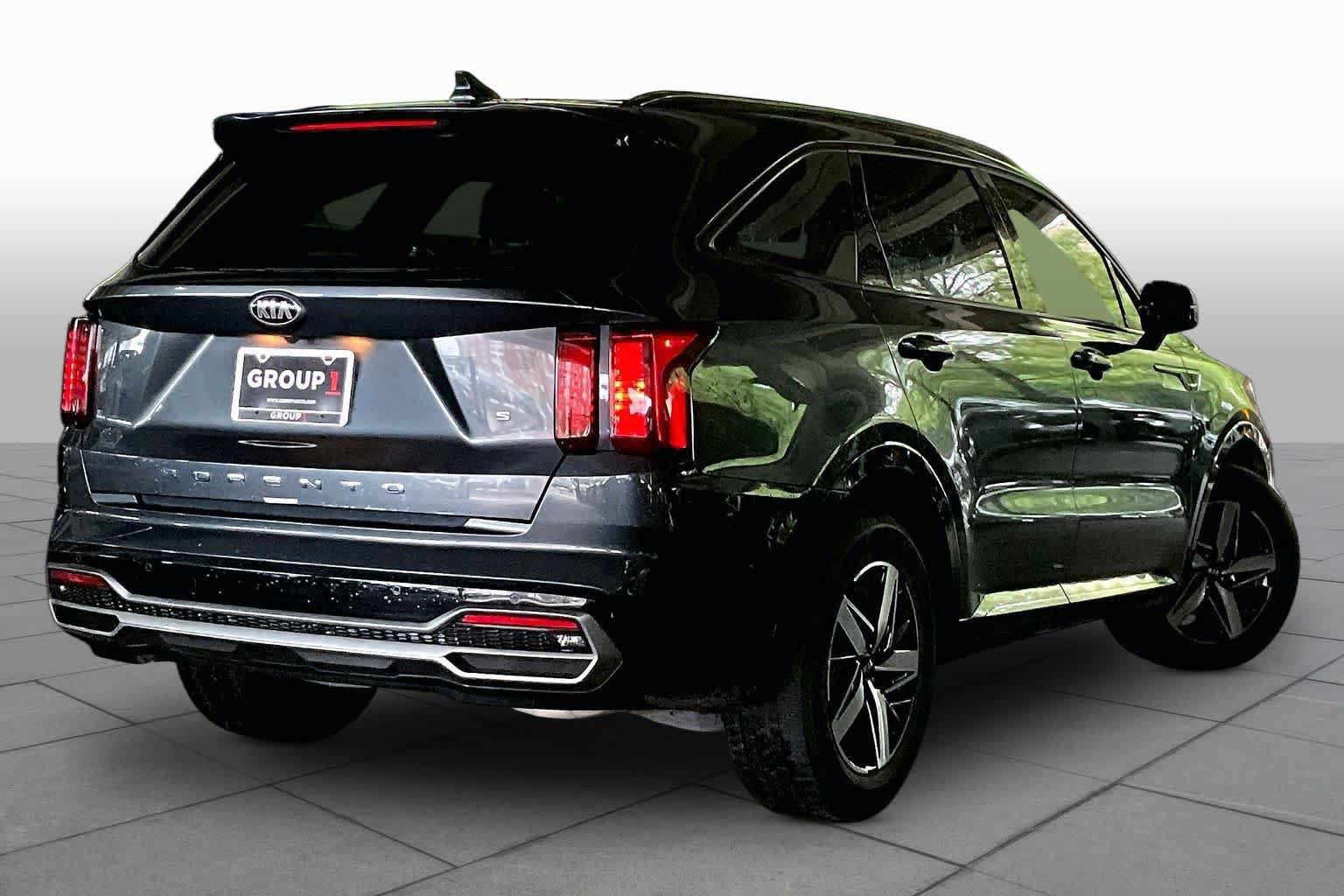 Used 2021 Kia Sorento S FWD image 12