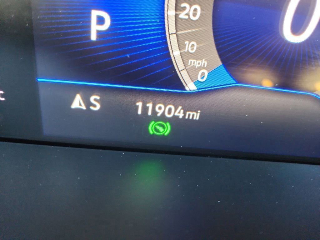 Certified 2024 Volkswagen Tiguan SE image 15