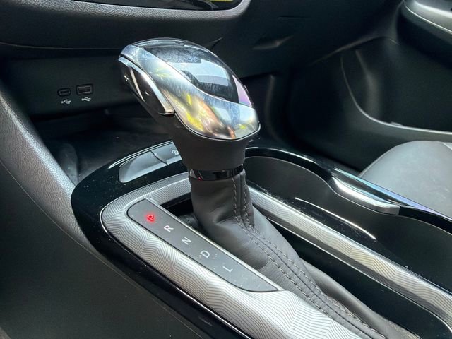 Used 2025 Buick Envista Sport Touring w/ Convenience I Package FWD image 32