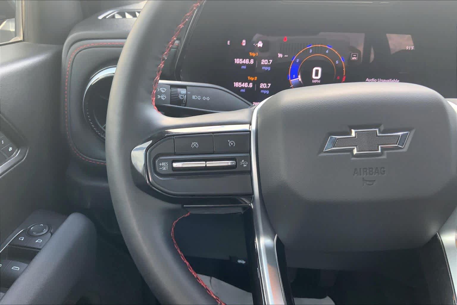 Used 2025 Chevrolet Colorado Z71 w/ Z71 Convenience Package 2 AWD/4WD image 24