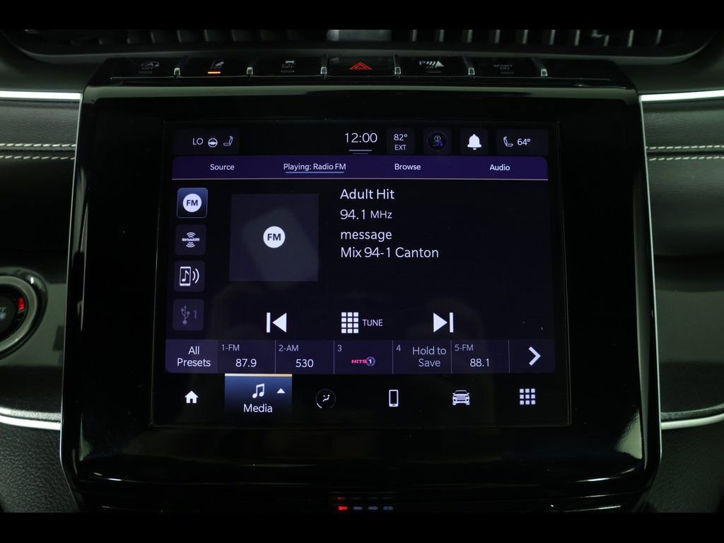 Used 2022 Jeep Grand Cherokee Altitude image 24