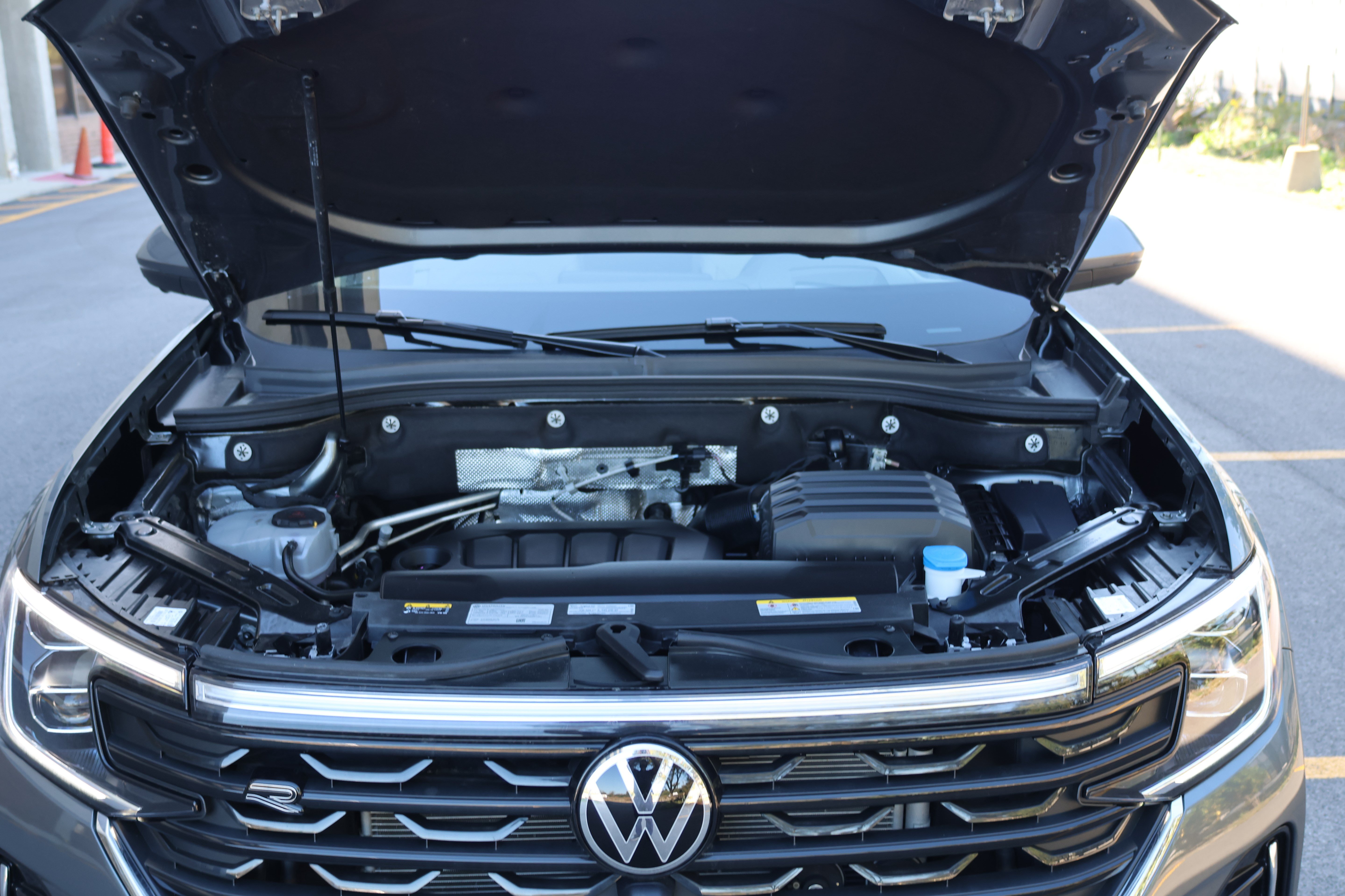 Used 2025 Volkswagen Atlas Cross Sport SEL Premium R-Line AWD/4WD image 14