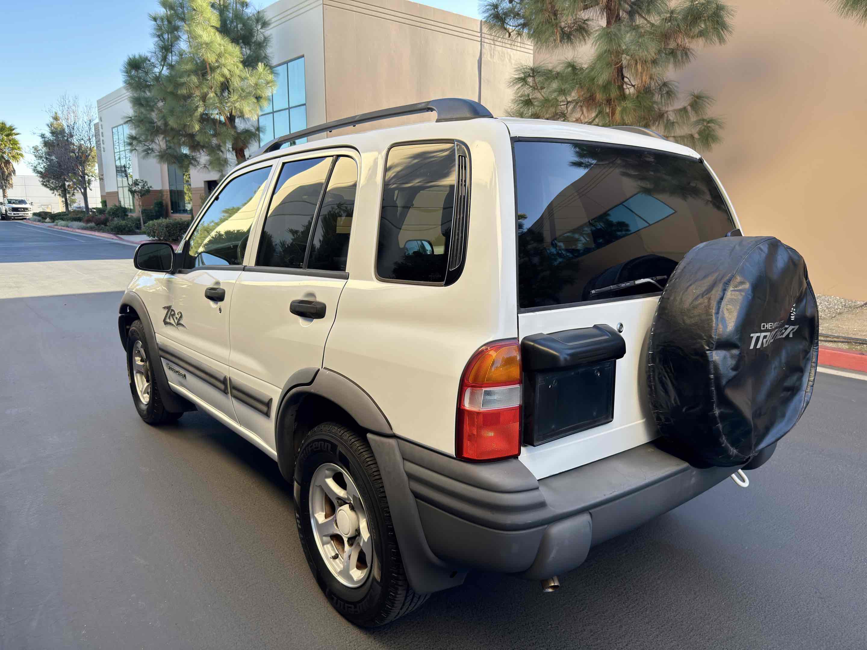 Used 2003 Chevrolet Tracker ZR2 image 13